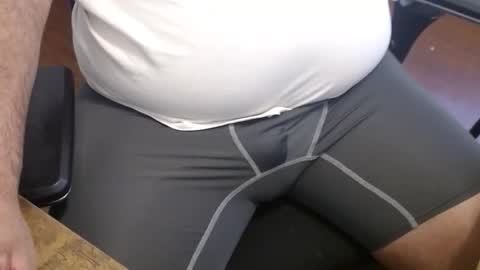 Snapshot of gato27cam chatting on February 17, 12:45 pm Marco online show from February 17, 12:45 pm