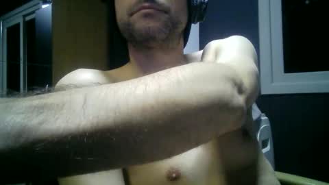 Snapshot of gauchors21 chatting on April 10, 3:01 am gauchors21 online show from April 10, 3:01 am