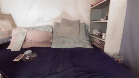 Snapshot of gayrobbin chatting on October 4, 12:03 pm gayrobbin online show from October 4, 12:03 pm