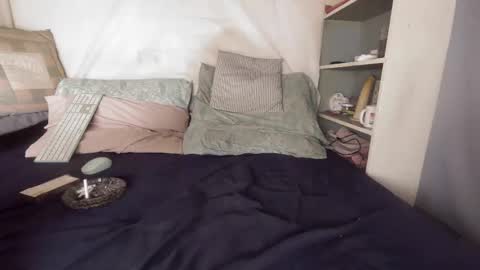 Snapshot of gayrobbin chatting on November 22, 10:25 am gayrobbin online show from November 22, 10:25 am