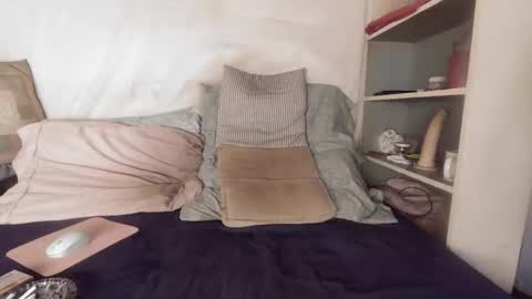 gayrobbin online show from March 28, 10:59 am