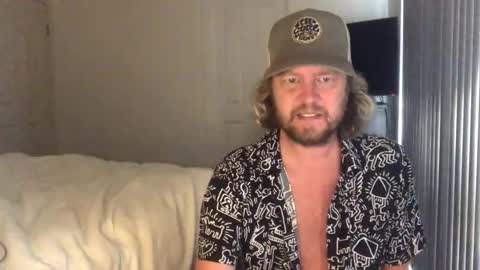 Snapshot of gcsurfer81 chatting on September 29, 5:34 am gcsurfer81 online show from September 29, 5:34 am