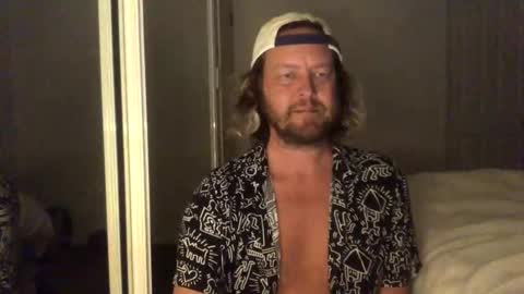 Snapshot of gcsurfer81 chatting on October 25, 9:28 am gcsurfer81 online show from October 25, 9:28 am