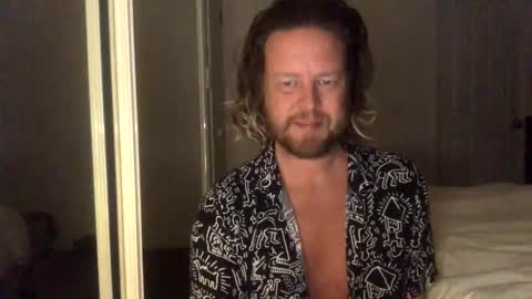 Snapshot of gcsurfer81 chatting on October 27, 9:02 am gcsurfer81 online show from October 27, 9:02 am