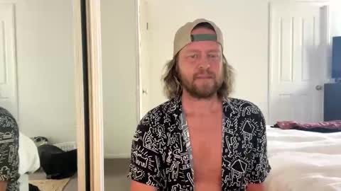 Snapshot of gcsurfer81 chatting on October 28, 12:25 am gcsurfer81 online show from October 28, 12:25 am