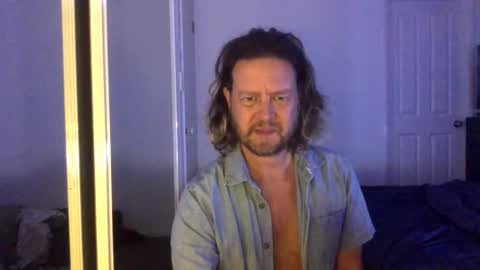 Snapshot of gcsurfer81 chatting on November 10, 8:13 am gcsurfer81 online show from November 10, 8:13 am