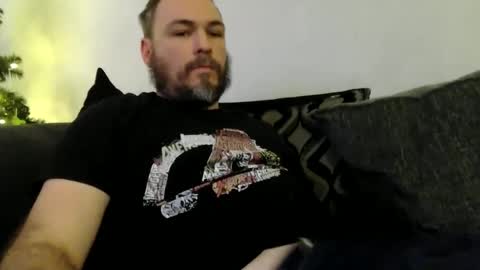Snapshot of geddes4 chatting on December 13, 11:28 pm SIR online show from December 13, 11:28 pm