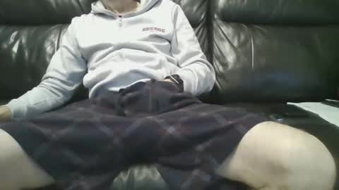 Snapshot of geeezer64 chatting on November 18, 12:49 am geeezer64 online show from November 18, 12:49 am