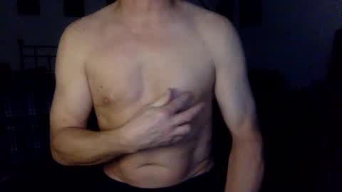 Snapshot of geetarluvver chatting on December 11, 1:15 am geetarluvver online show from December 11, 1:15 am