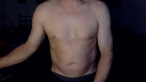 Snapshot of geetarluvver chatting on December 25, 1:10 am geetarluvver online show from December 25, 1:10 am