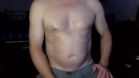 Snapshot of geetarluvver chatting on January 8, 1:08 am geetarluvver online show from January 8, 1:08 am