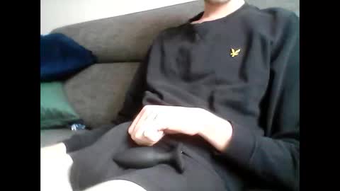 Snapshot of geil123569551 chatting on November 24, 1:44 pm geil123569551 online show from November 24, 1:44 pm