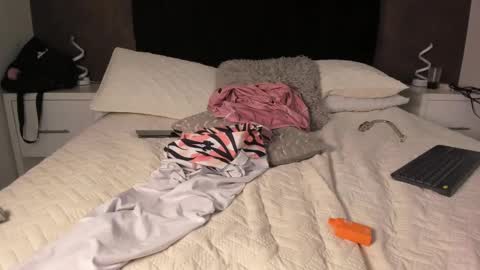 Snapshot of gemarodriguez_ chatting on February 18, 5:09 am Gemma online show from February 18, 5:09 am