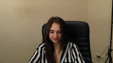 Snapshot of gemma_arterton chatting on February 9, 7:12 am Gemma online show from February 9, 7:12 am