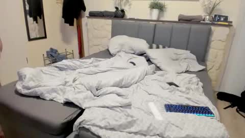 ALEX  online show from September 12, 6:41 pm