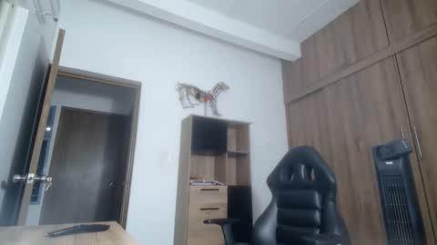 Snapshot of genesis95_ chatting on October 18, 10:38 am genesis95_ online show from October 18, 10:38 am