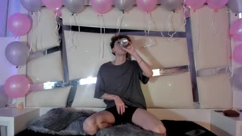 Genesis online show from October 31, 10:33 pm