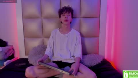 Snapshot of genesis_js chatting on March 8, 12:41 am genesis_js online show from March 8, 12:41 am