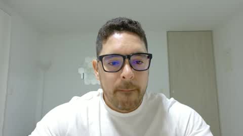 genesis_wb online show from May 10, 1:44 am