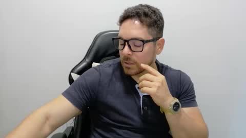genesis_wb online show from June 4, 11:00 pm