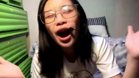 Yuki online show from February 10, 1:37 pm