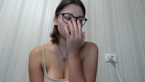 genev__ievee online show from November 23, 6:41 pm