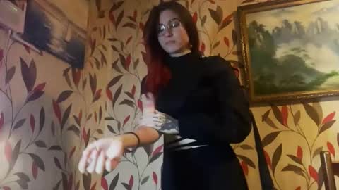 Snapshot of genevivewayson chatting on December 3, 7:05 am Martha online show from December 3, 7:05 am