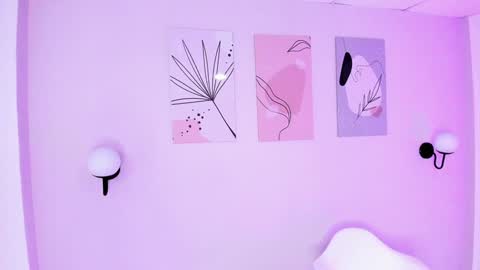 Sofia online show from December 6, 1:40 am