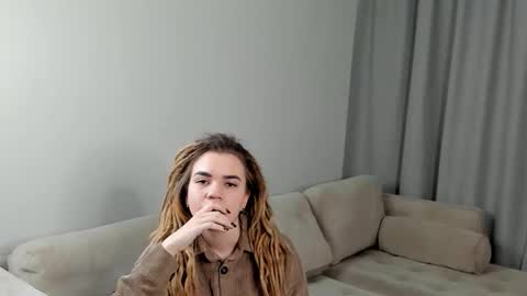 Snapshot of gennygadley chatting on March 25, 10:43 am Emily online show from March 25, 10:43 am