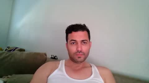 Snapshot of genteldevil chatting on April 11, 2:21 pm genteldevil online show from April 11, 2:21 pm
