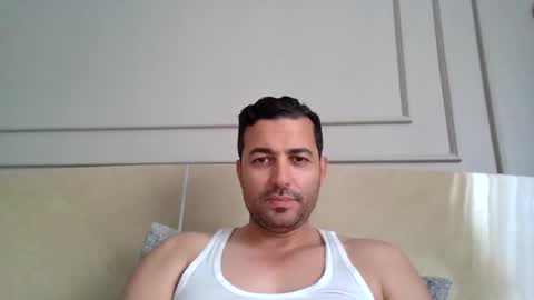 Snapshot of genteldevil chatting on April 13, 9:48 am genteldevil online show from April 13, 9:48 am