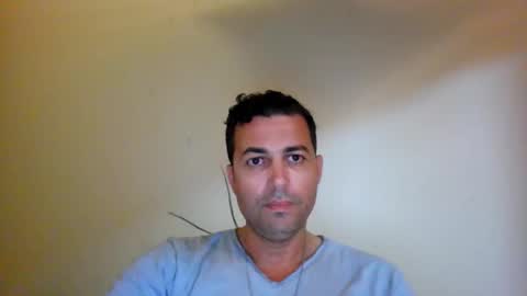 Snapshot of genteldevil chatting on May 22, 11:32 pm genteldevil online show from May 22, 11:32 pm