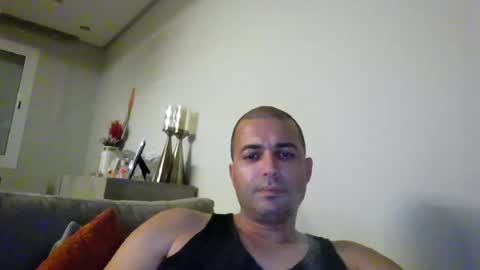 Snapshot of genteldevil chatting on August 2, 1:04 am genteldevil online show from August 2, 1:04 am