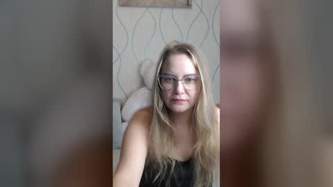 Snapshot of gentle69girl chatting on November 25, 3:06 am Alice online show from November 25, 3:06 am