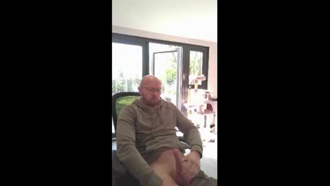 Snapshot of genuinecouple69 chatting on April 8, 9:20 am genuinecouple69 online show from April 8, 9:20 am