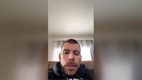 geofffucks33 online show from May 3, 5:46 am