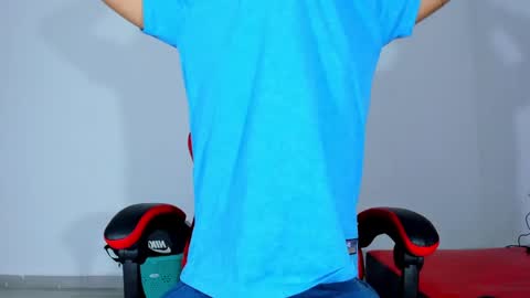 Snapshot of george_bigcock24cm chatting on March 8, 11:16 am george_bigcock24cm online show from March 8, 11:16 am