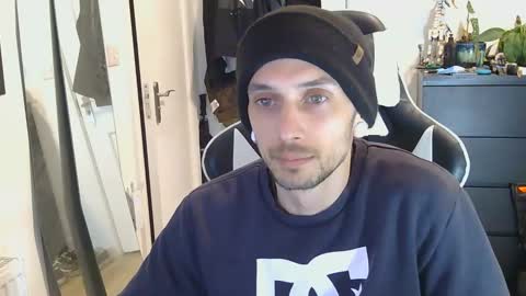 Snapshot of georgek0011 chatting on March 6, 11:23 pm georgek0011 online show from March 6, 11:23 pm