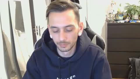 Snapshot of georgek0011 chatting on March 20, 9:30 pm georgek0011 online show from March 20, 9:30 pm