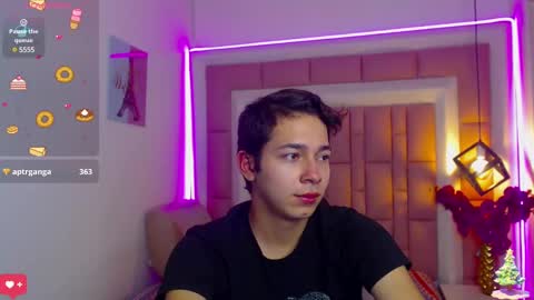 Snapshot of georgesmith_1 chatting on December 9, 10:22 am GEORGE online show from December 9, 10:22 am