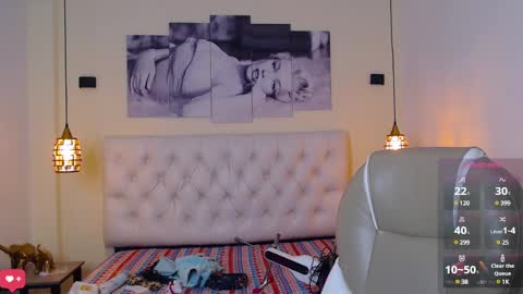 Snapshot of georgesmith_1 chatting on December 22, 8:25 pm GEORGE online show from December 22, 8:25 pm