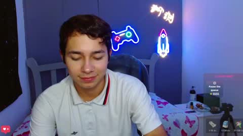 Snapshot of georgesmith_1 chatting on December 28, 3:37 am GEORGE online show from December 28, 3:37 am