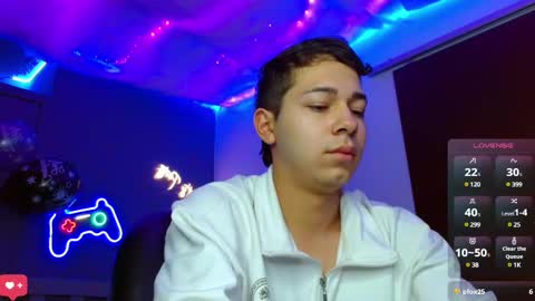 Snapshot of georgesmith_1 chatting on January 13, 11:19 am GEORGE online show from January 13, 11:19 am