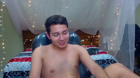 Snapshot of georgesmith_1 chatting on February 8, 9:03 am GEORGE online show from February 8, 9:03 am