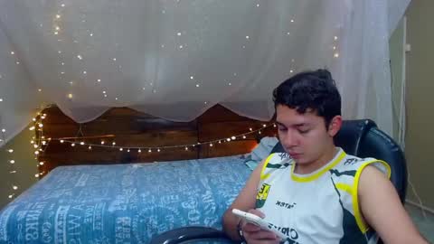 Snapshot of georgesmith_1 chatting on February 18, 9:32 am GEORGE online show from February 18, 9:32 am