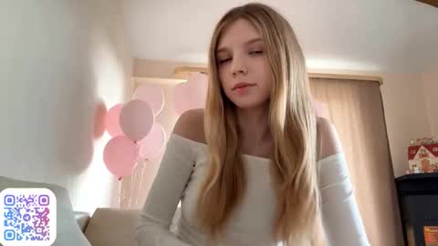 Chloe online show from September 19, 9:22 am