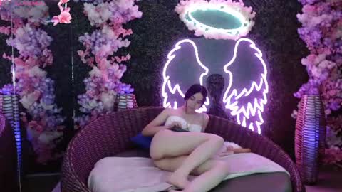 Snapshot of georgin_amelia chatting on July 20, 5:00 am Ame online show from July 20, 5:00 am