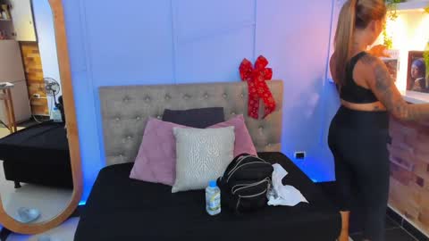 Snapshot of georgina_coule chatting on December 19, 6:23 pm Georgina Coule online show from December 19, 6:23 pm