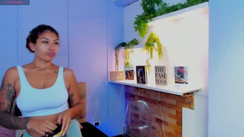 Snapshot of georgina_coule chatting on December 22, 12:05 pm Georgina Coule online show from December 22, 12:05 pm