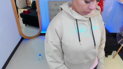 Snapshot of georgina_coule chatting on December 30, 6:16 pm Georgina Coule online show from December 30, 6:16 pm